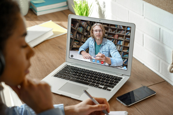 researcher interviewing respondent